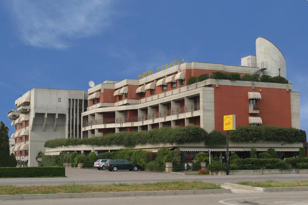 לניאגו Hotel Pergola מראה חיצוני תמונה