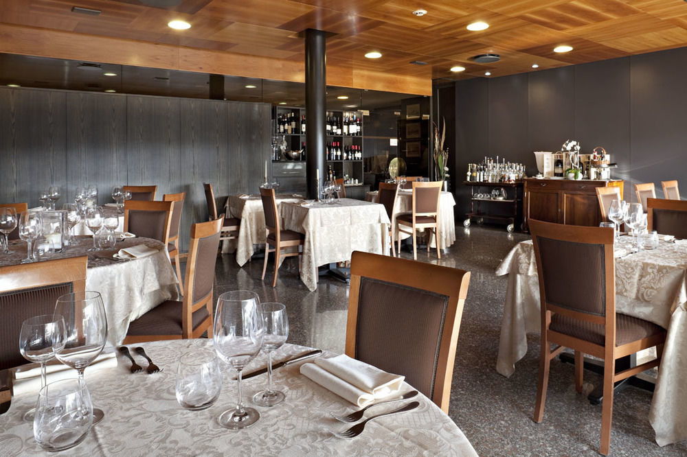 לניאגו Hotel Pergola מראה חיצוני תמונה