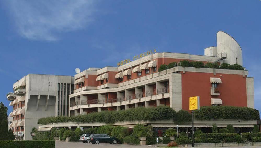 לניאגו Hotel Pergola מראה חיצוני תמונה